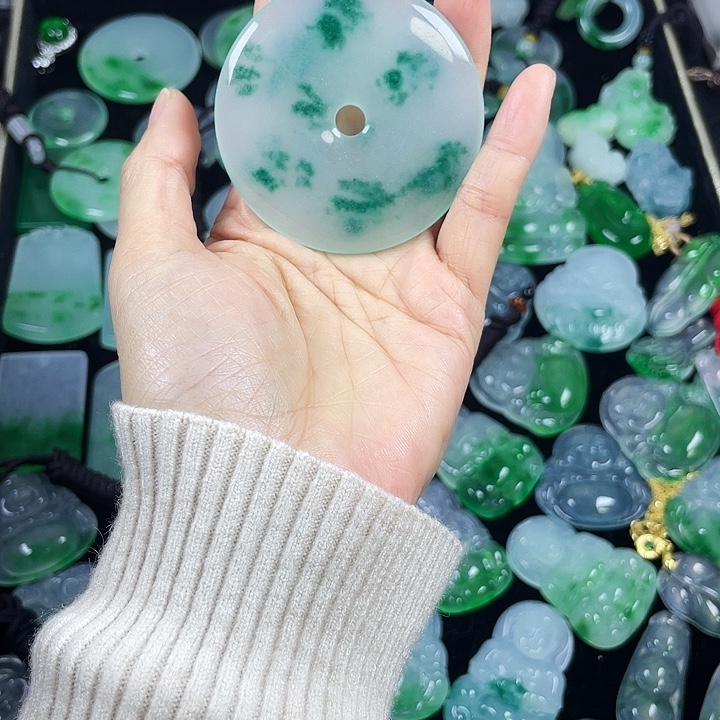 翡翠未镶嵌颈饰吊坠