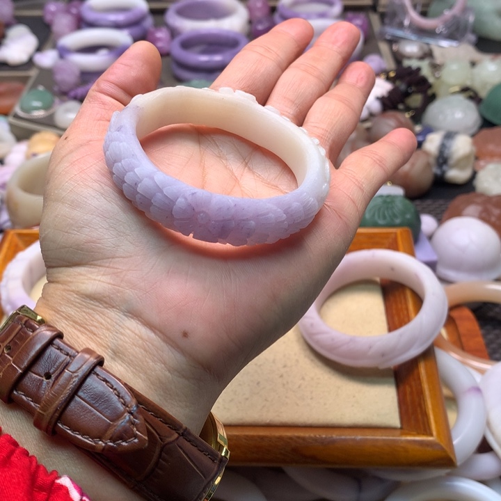 雪***儿石英岩玉未镶嵌手镯