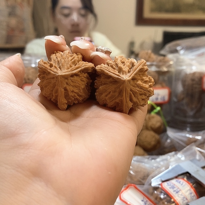 文玩核桃吊坠34盘山三棱尖有伤