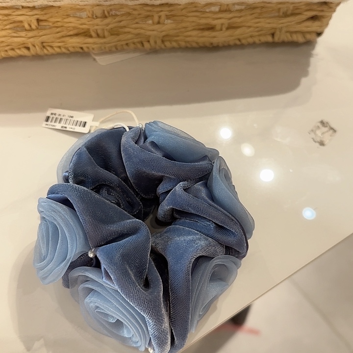 非金属布艺雾霾蓝 六朵玫瑰花