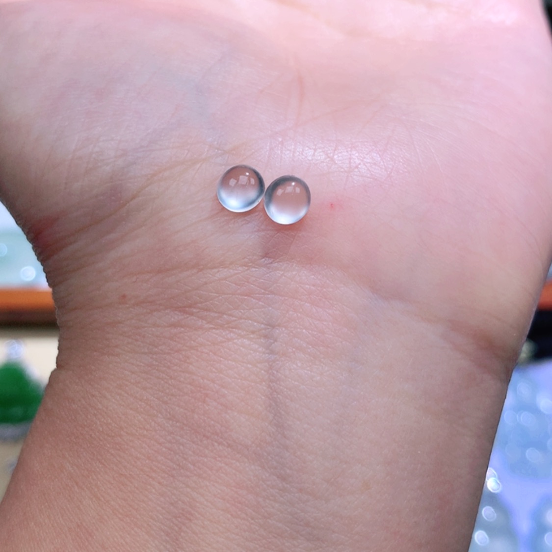 【闪购商品】翡翠颈饰未镶嵌随*?蛋面一对