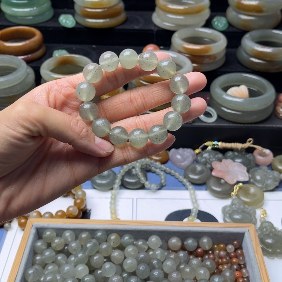 石英质玉未镶嵌手镯