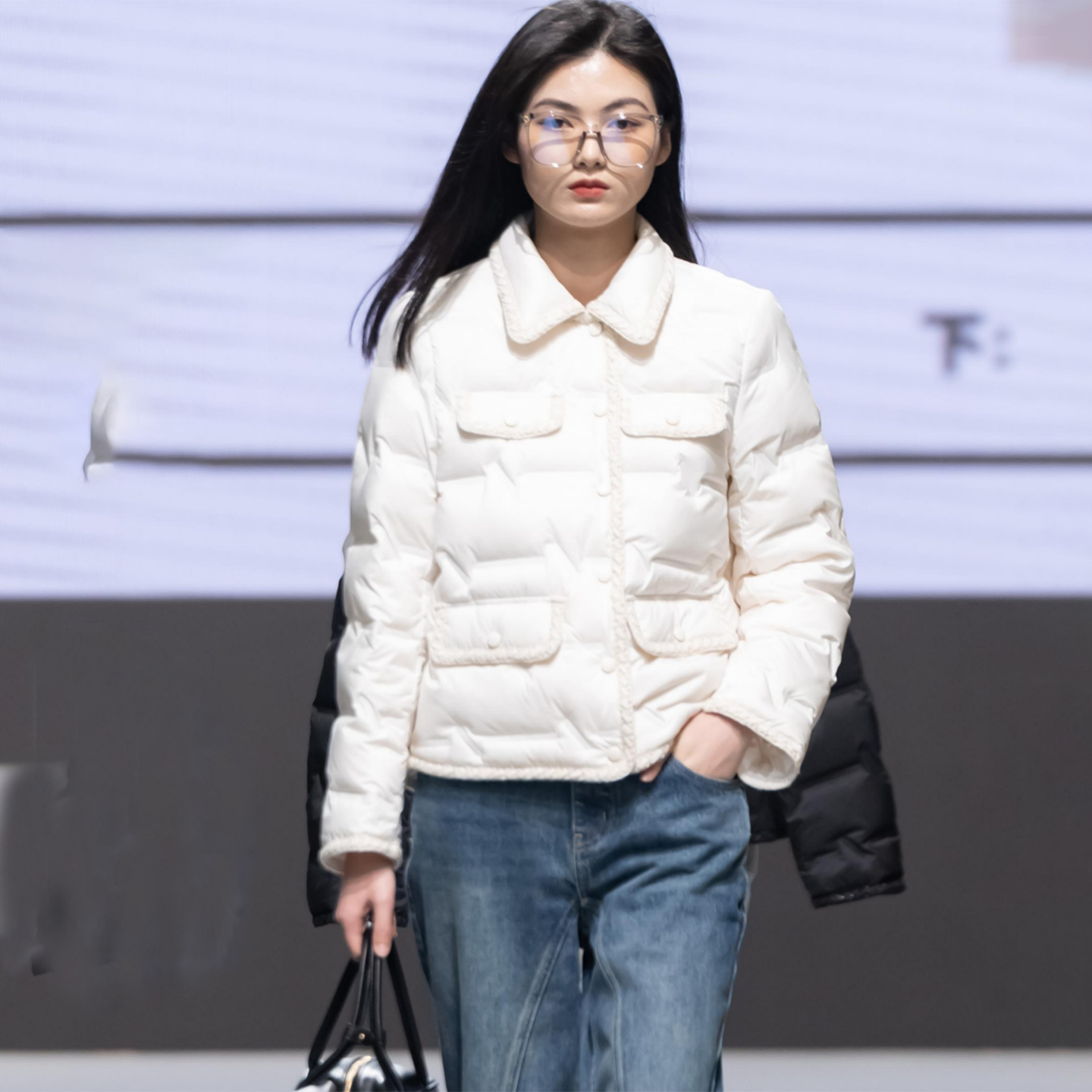 48293【米T系列】保暖羽绒服KMAD29936