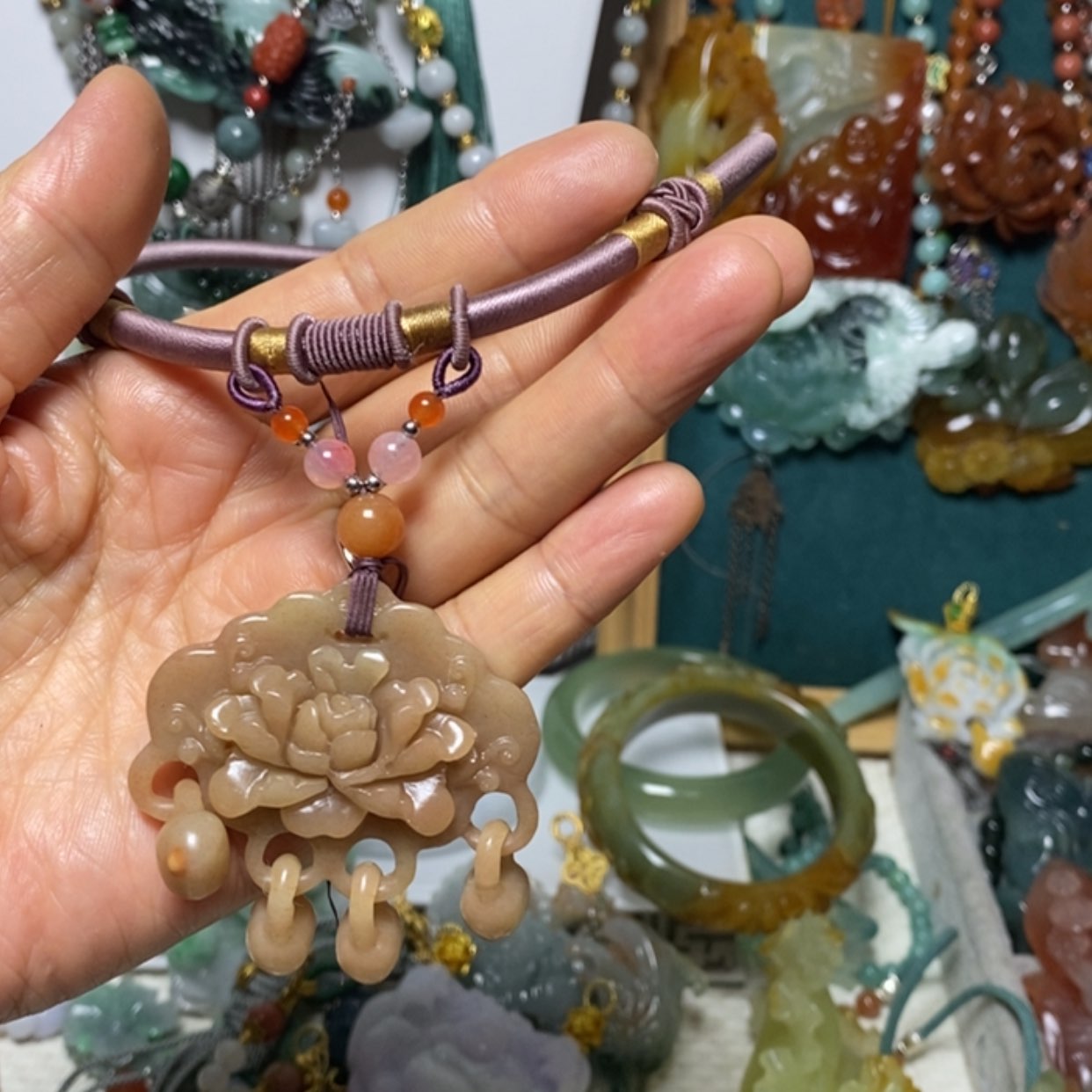 【闪购商品】翡翠吊坠(赠链)未镶嵌