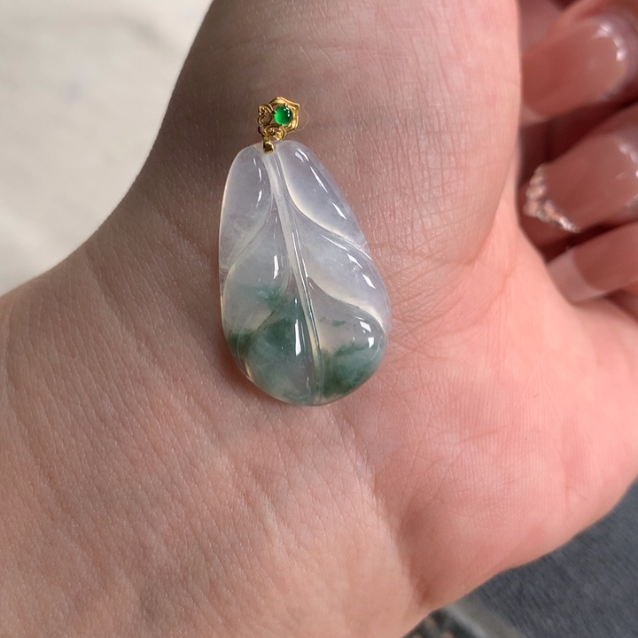 翡翠颈饰18K金镶嵌叶子