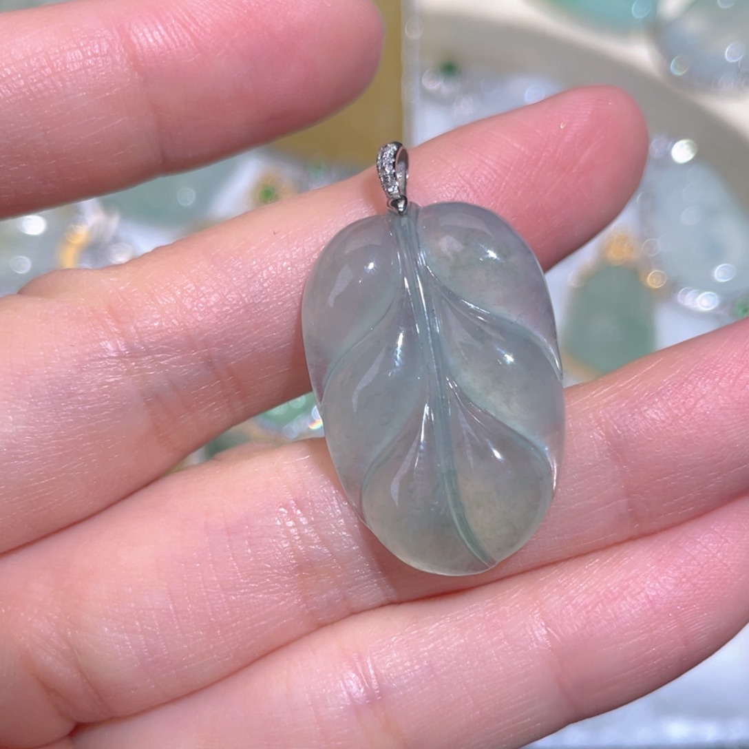 翡翠颈饰18K金镶嵌翡翠