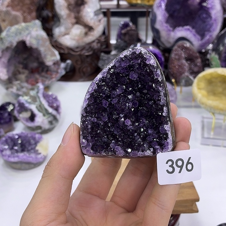 未镶嵌水晶大型摆件（非配饰）