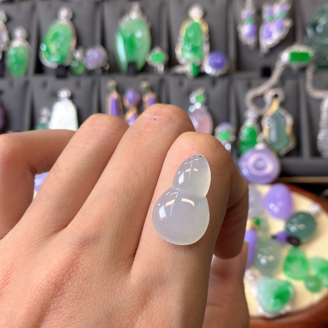 翡翠颈饰未镶嵌裸石