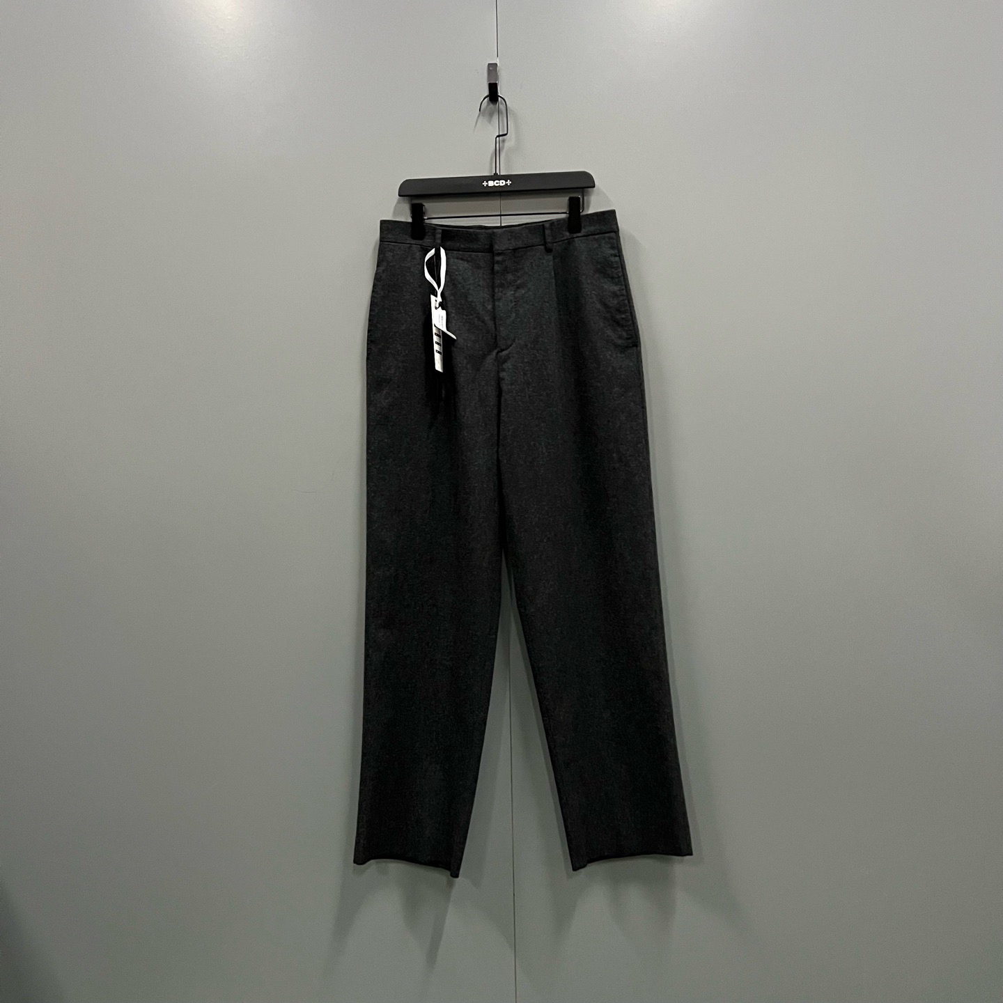 未使用 Hermes/爱马仕 (ll) 黑灰直筒西裤 38 42码/017891