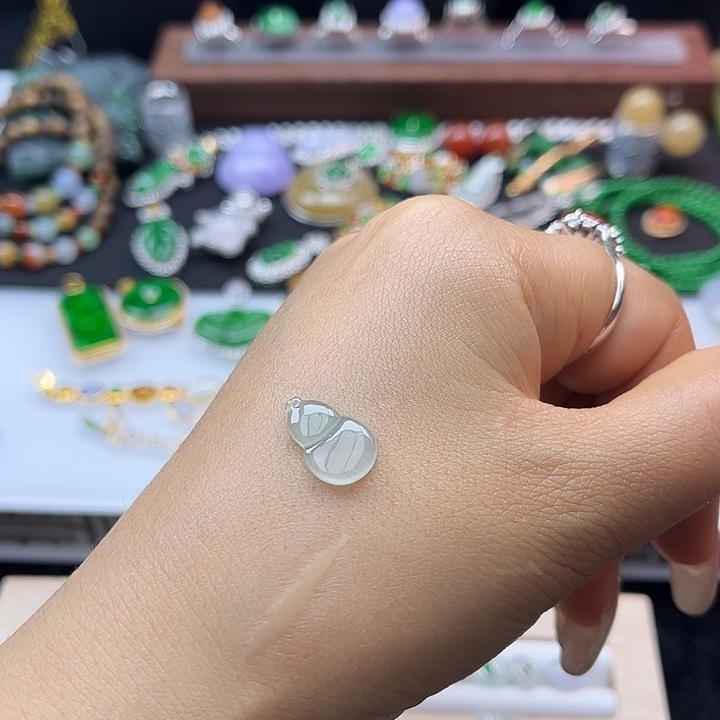 翡翠未镶嵌颈饰翡翠冰葫芦