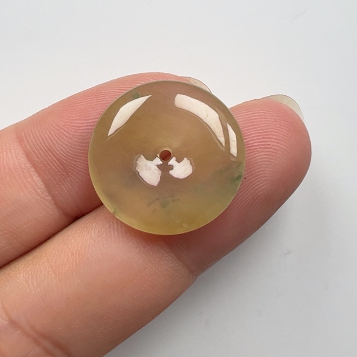 翡翠未镶嵌颈饰黄扣