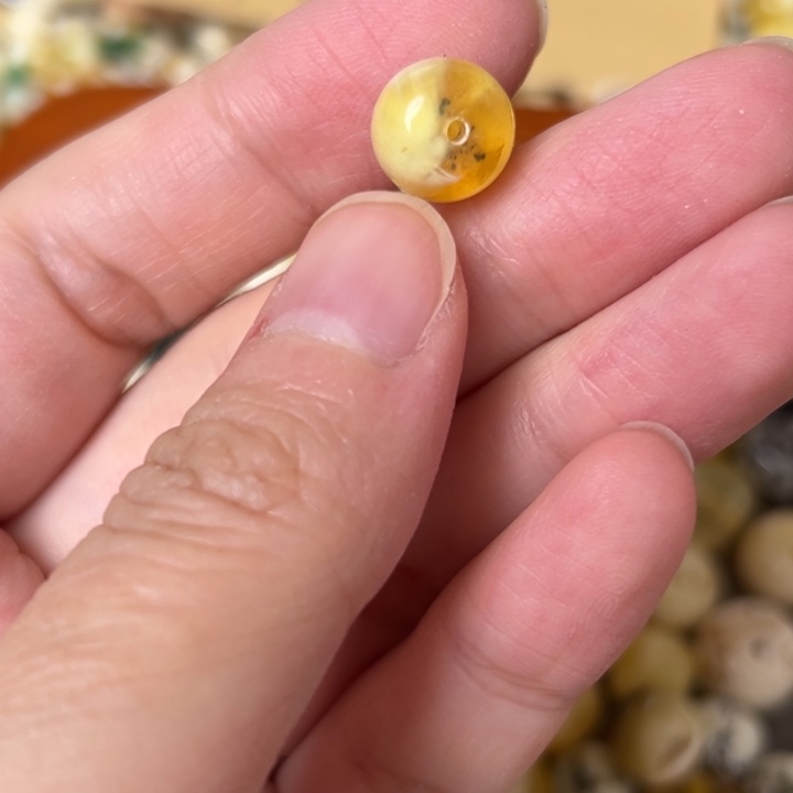 蜜蜡未镶嵌裸石10.2mm一个