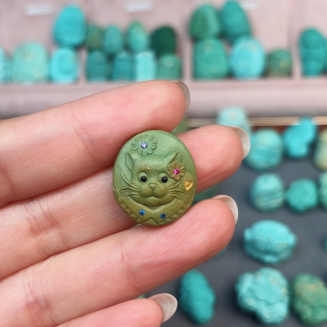 绿松石配饰未镶嵌