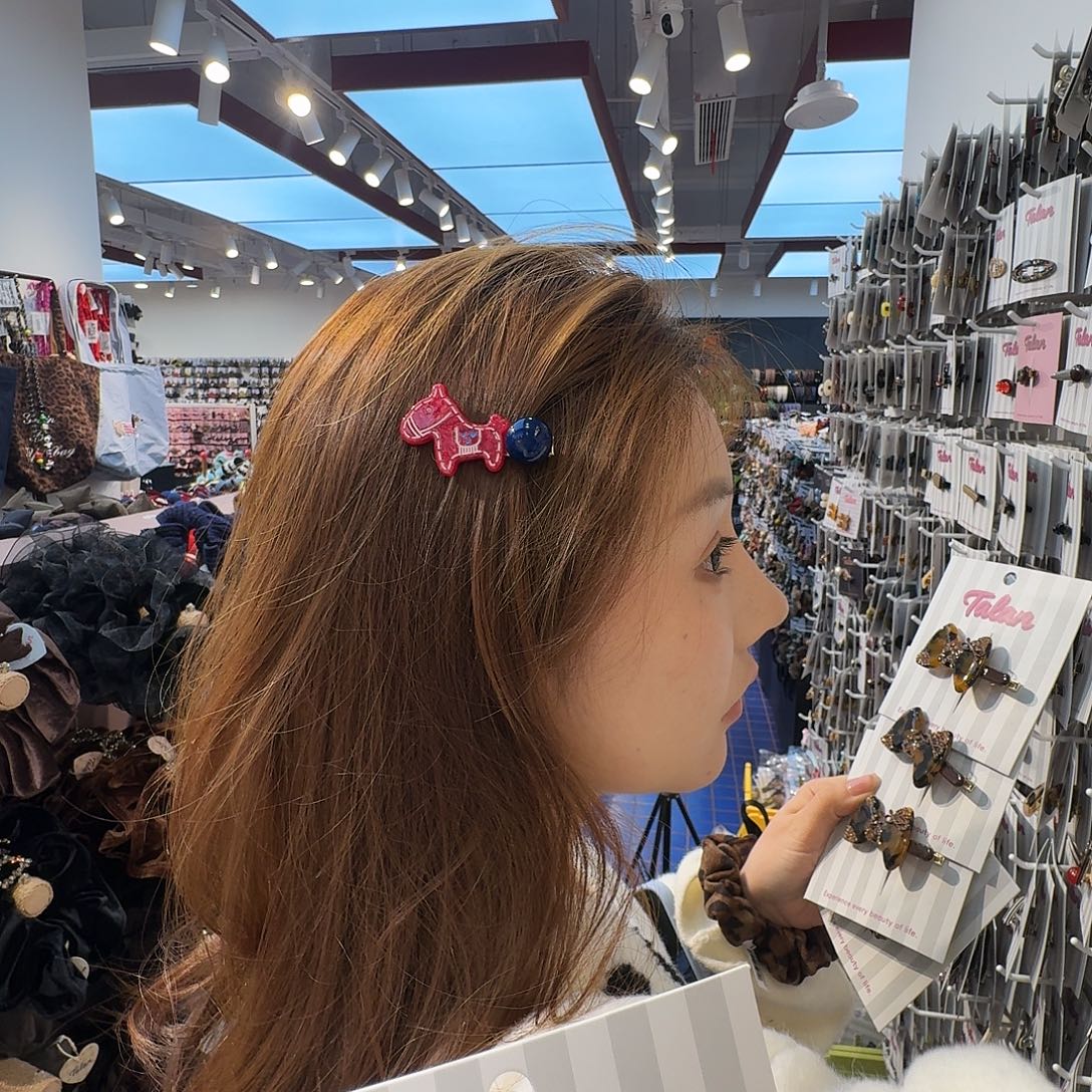 布艺非金属红色小马鸭嘴夹