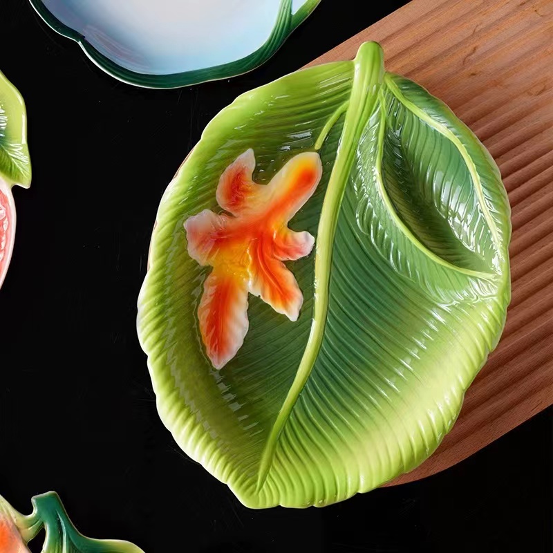 耐高温盘子高品质陶瓷餐具工厂店浮雕釉下彩手工雕刻芭蕉叶饺子盘