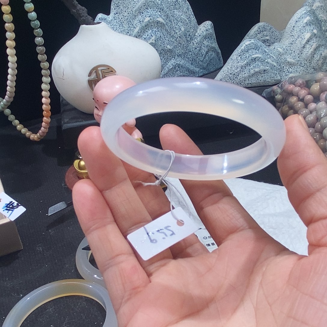 玛瑙/玉髓手镯未镶嵌56