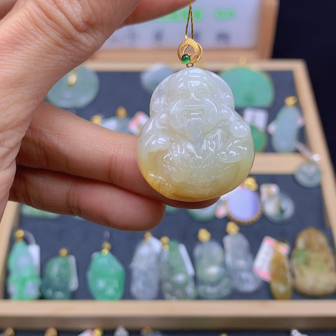 翡翠颈饰18K金镶嵌翡翠