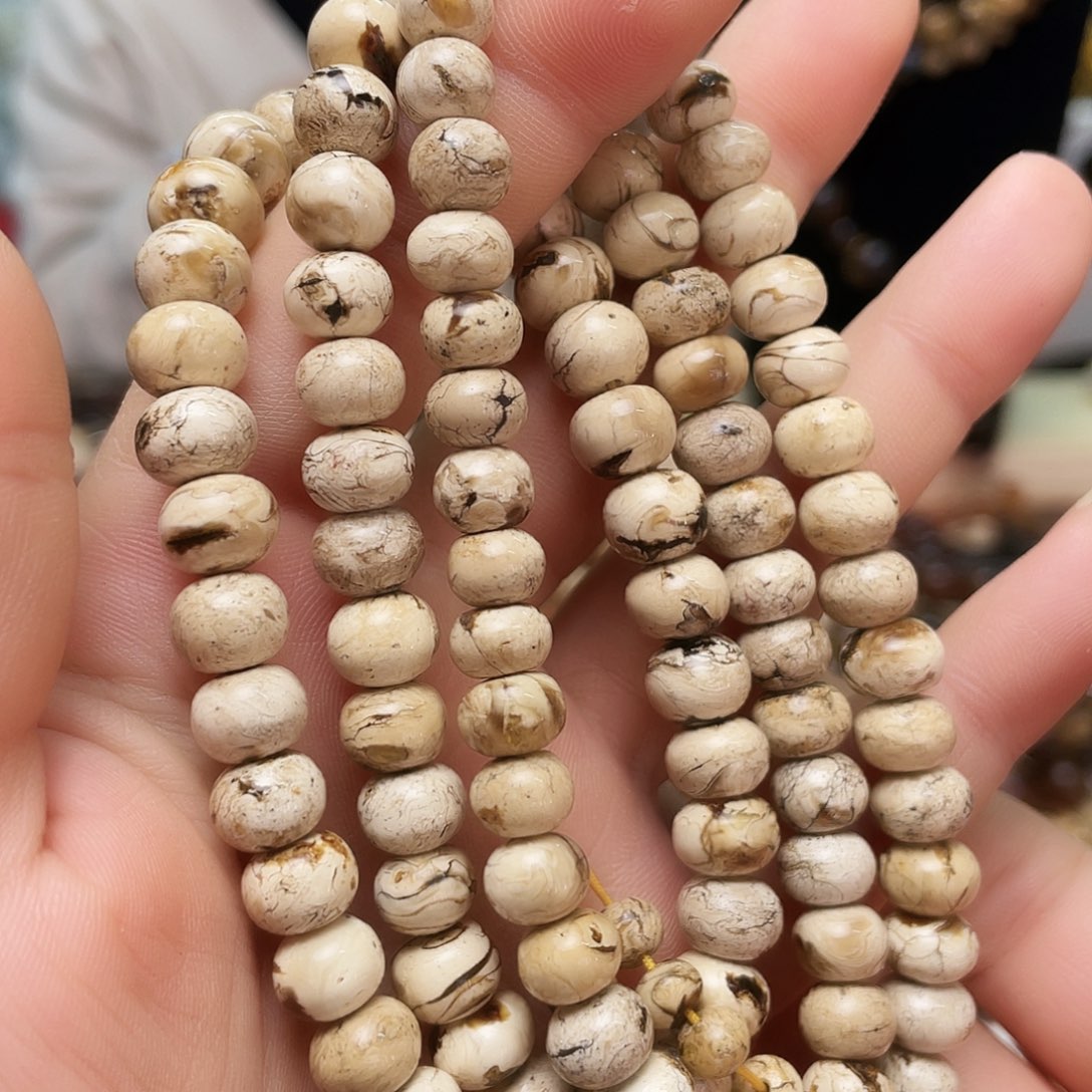 琥珀裸石未镶嵌小*八