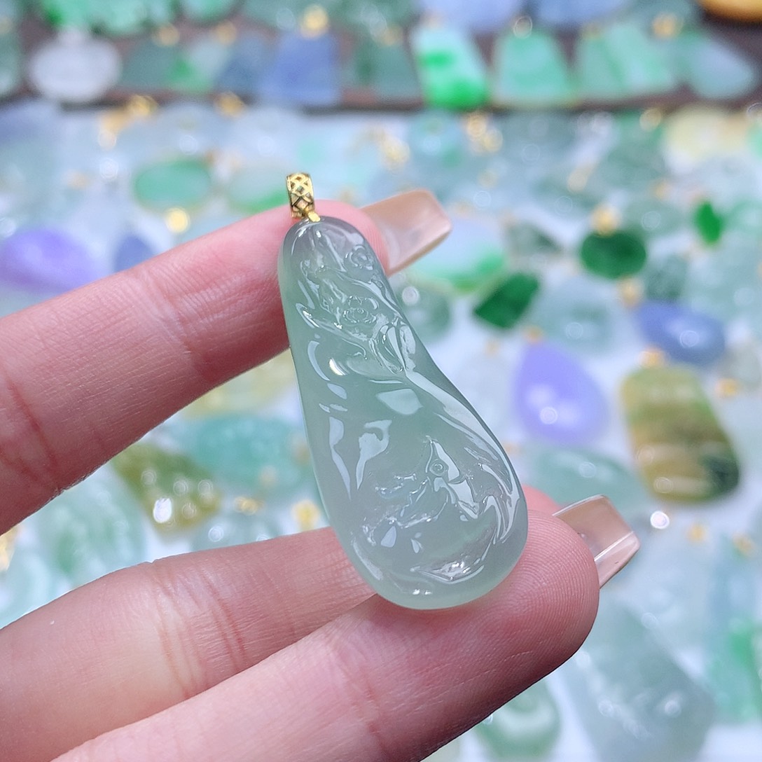 翡翠颈饰未镶嵌翡翠