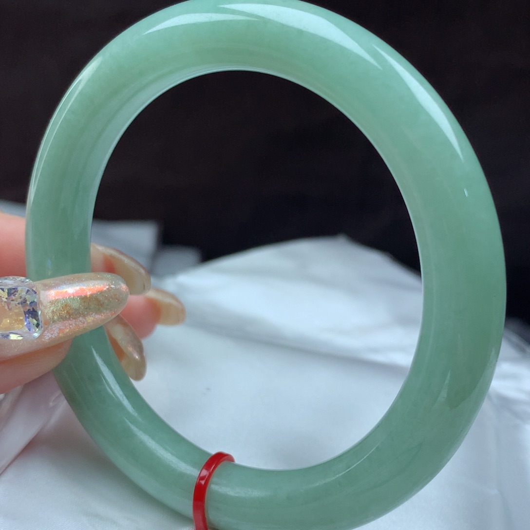 翡翠手镯（圆镯）未镶嵌23093，