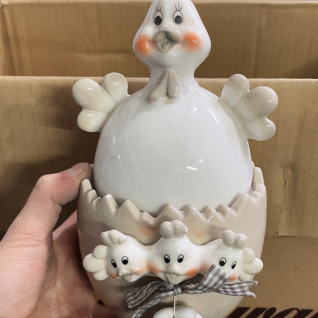 摆件   磕碰。瑕疵。