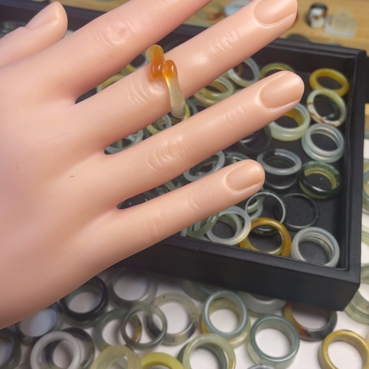 蛇纹石玉合金戒指16.4