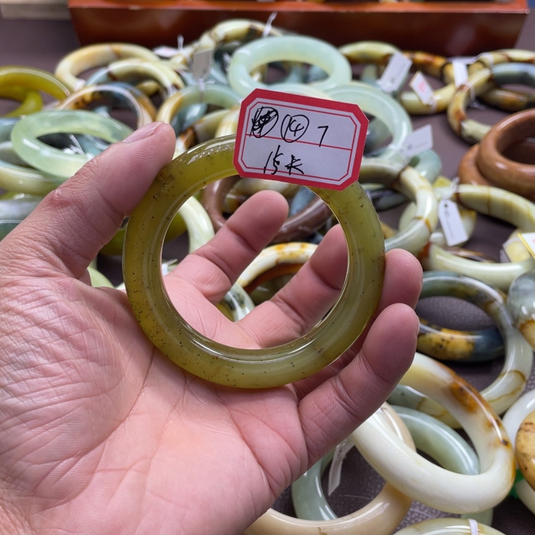 7***蛇纹石玉未镶嵌手镯