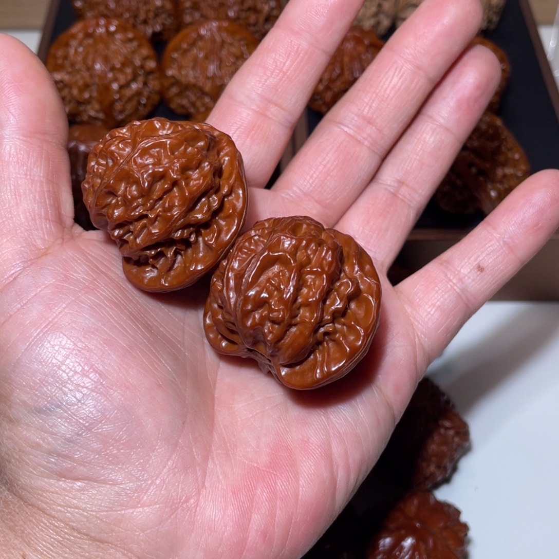 爱****文玩核桃吊坠宫灯