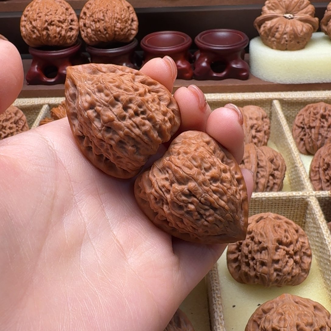 去***澡文玩核桃吊坠35一抹红