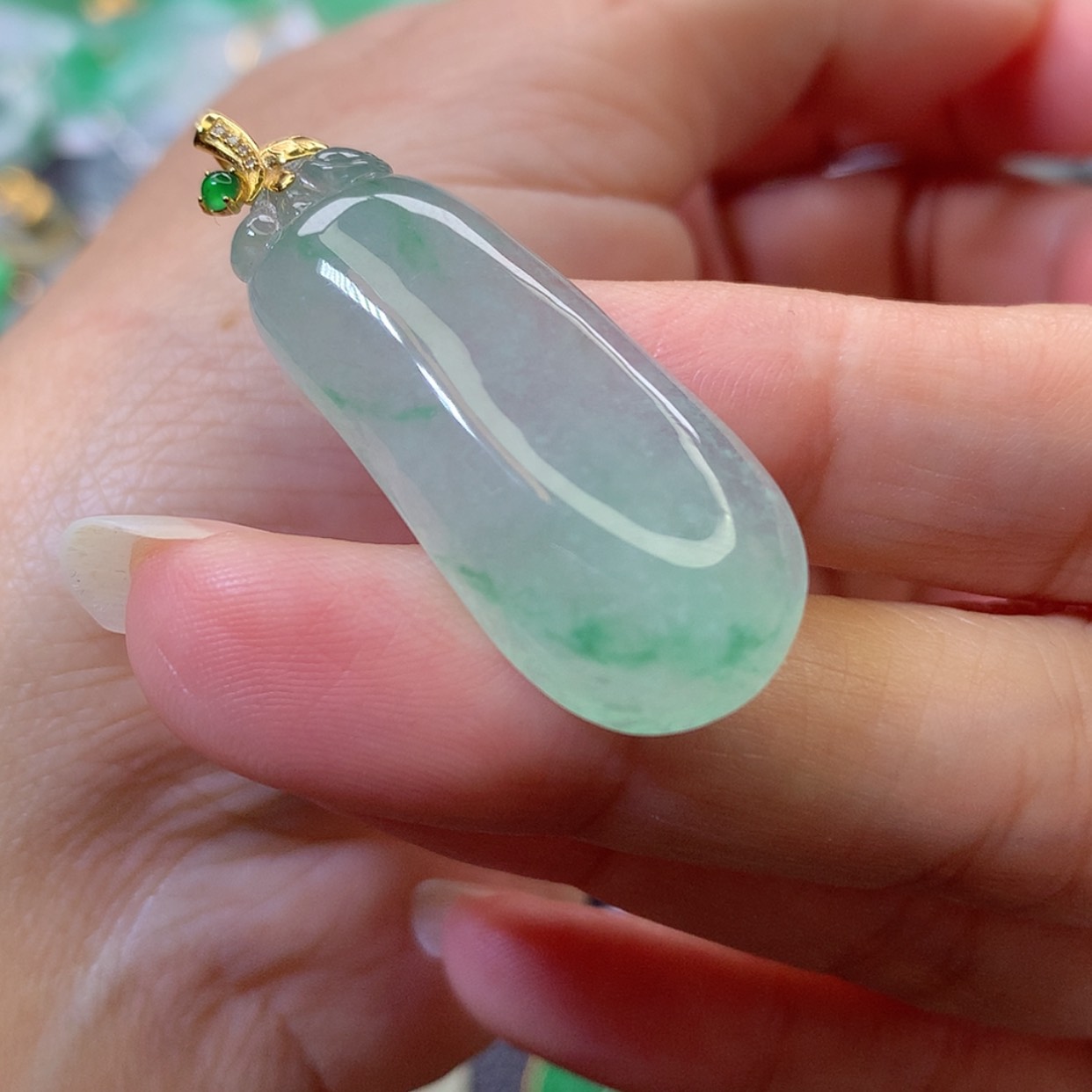 【闪购商品】吊坠(赠链)18K金镶嵌翡翠