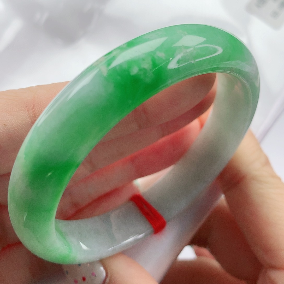 翡翠未镶嵌手镯，604