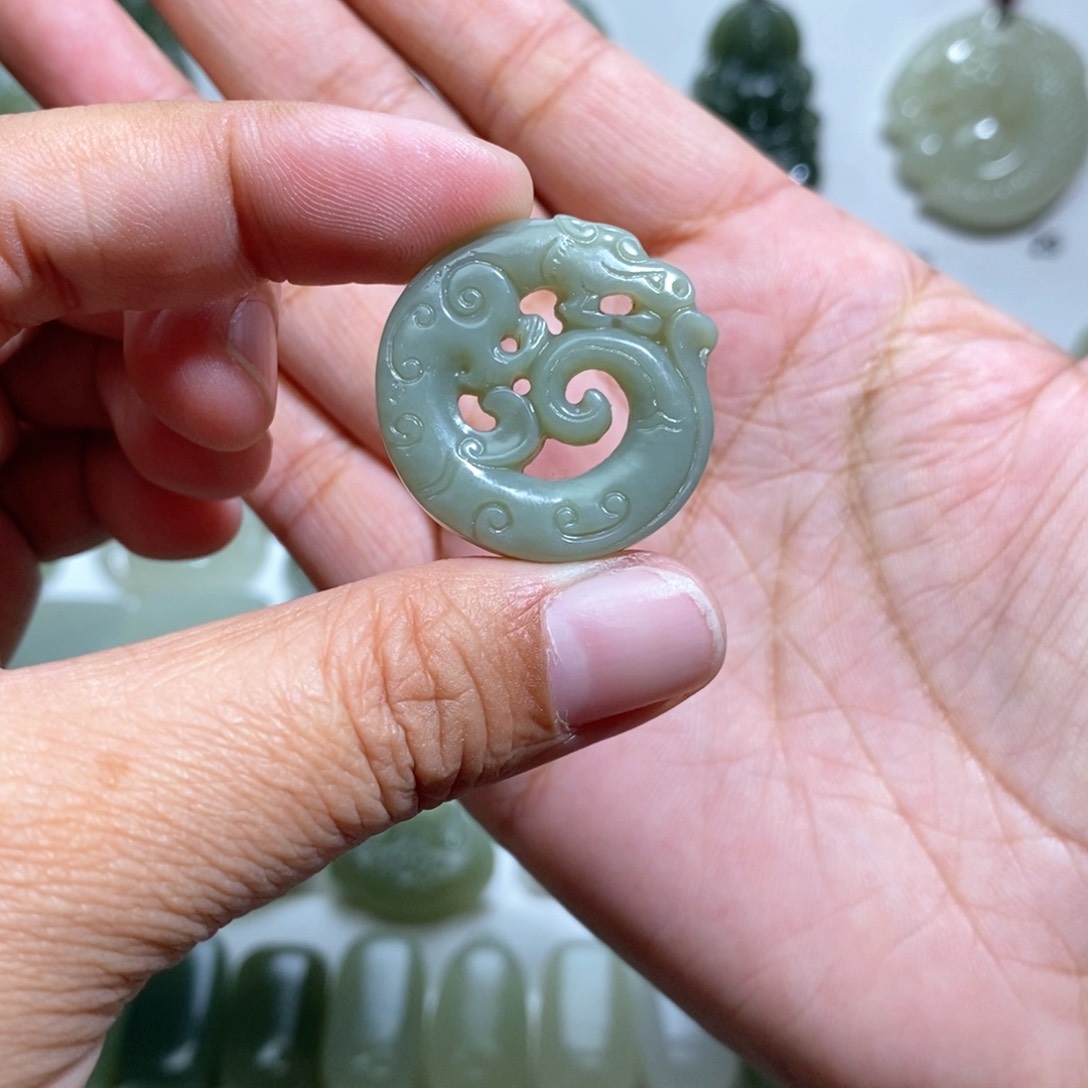 和田玉颈饰未镶嵌