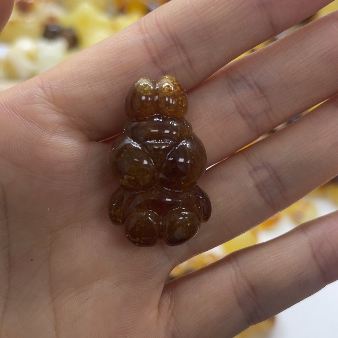 琥珀裸石未镶嵌5.2克兔子