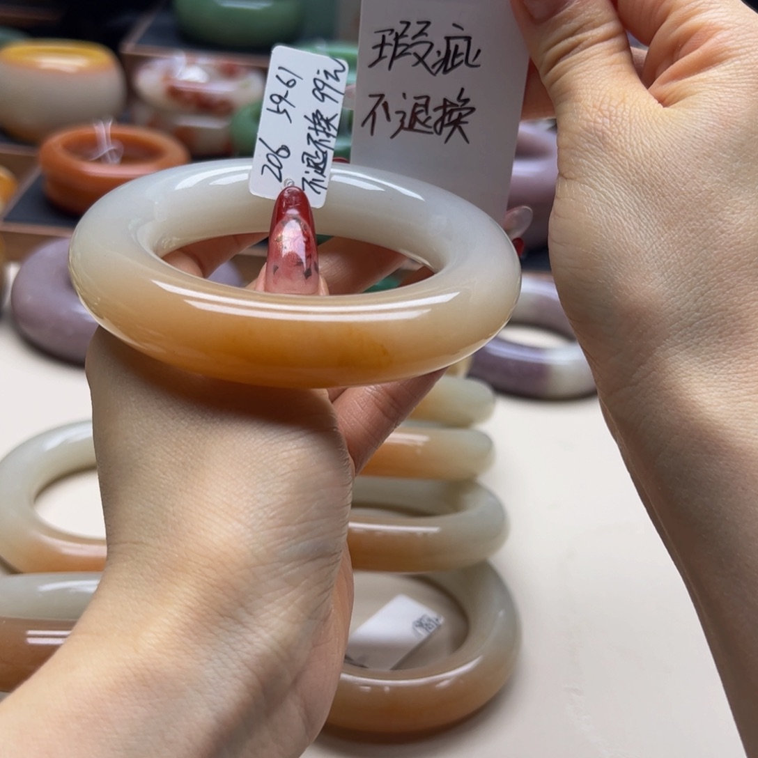 石英岩玉未镶嵌手镯