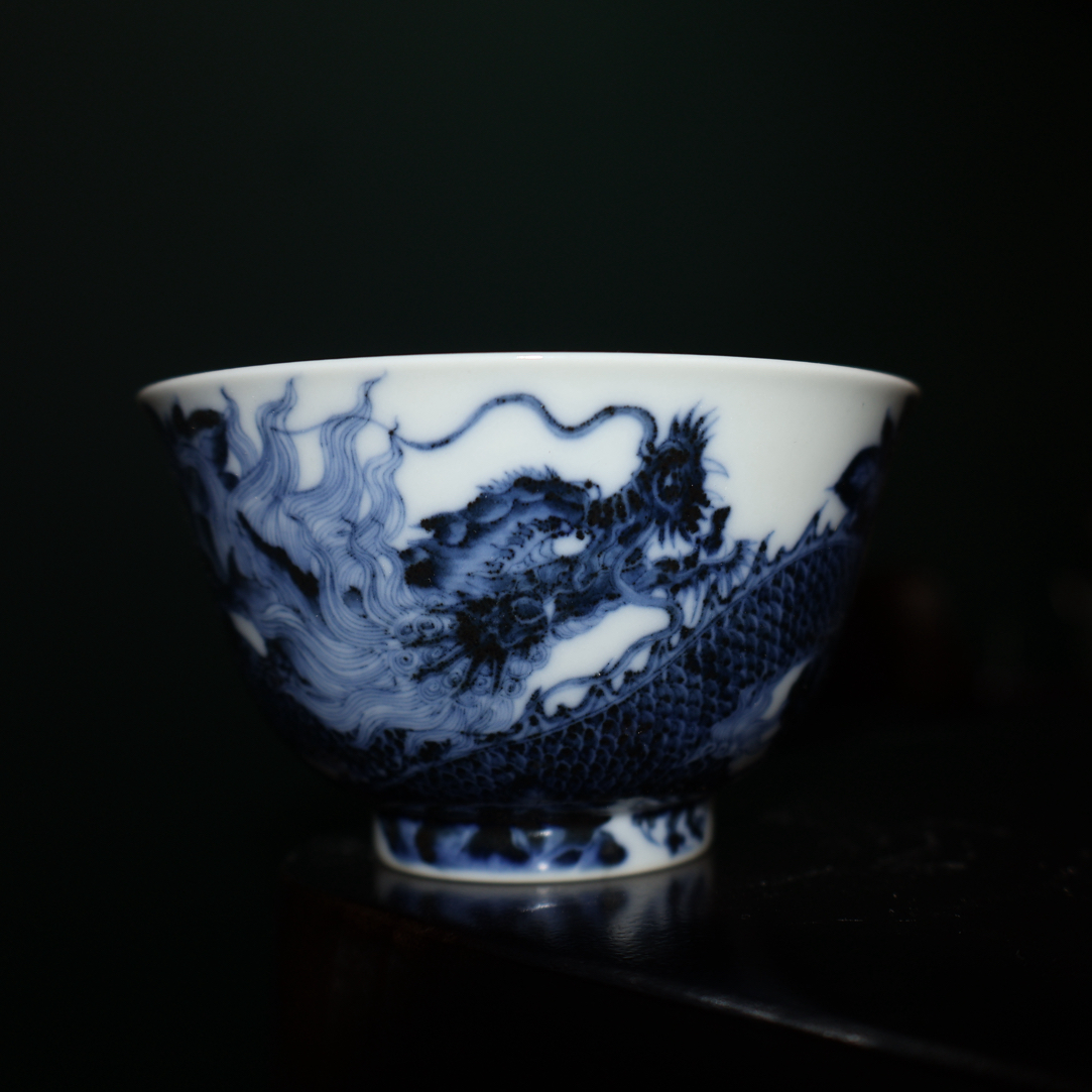 景德镇柴窑青花洗染龙穿花主人杯非遗传承人作品霸王龙杯
