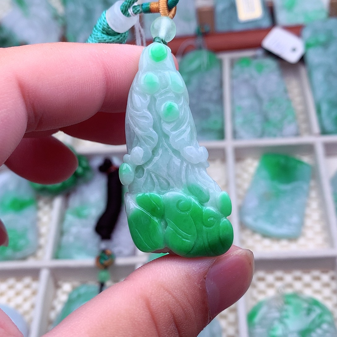 翡翠未镶嵌吊坠(不含链)