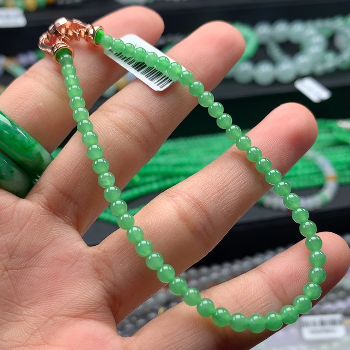 翡翠手镯未镶嵌卡