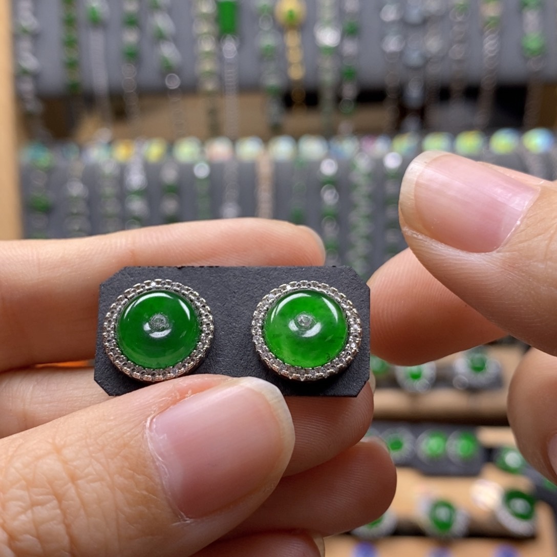 颈饰银S925镶嵌翡翠思*