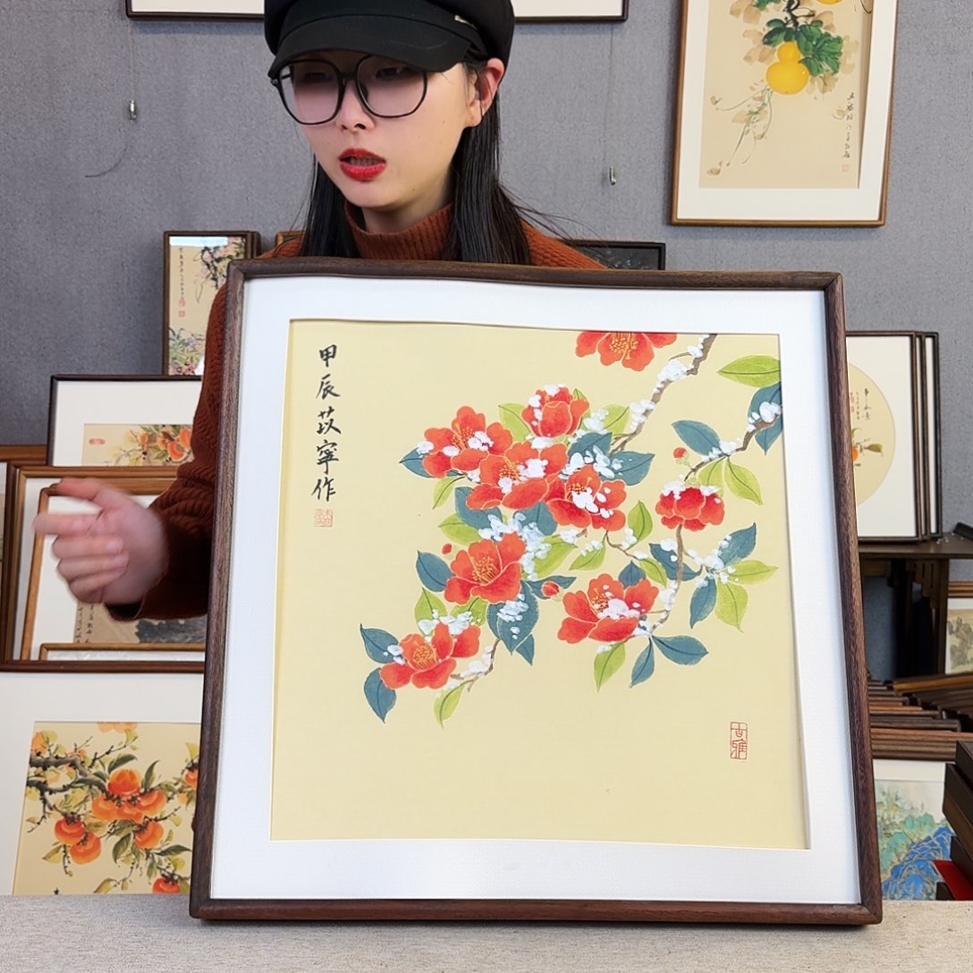 国画手绘带框尺寸： 53*53