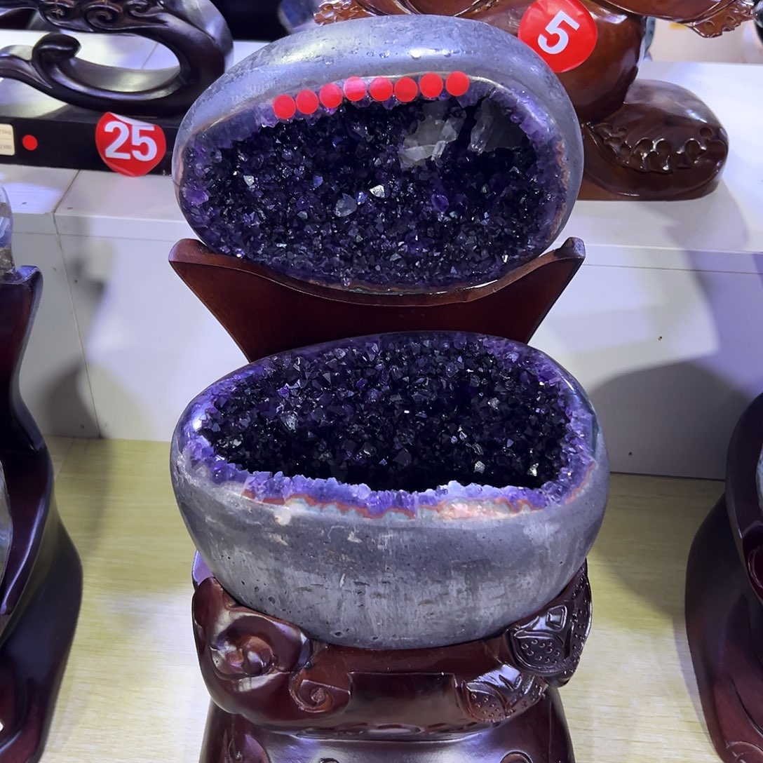 一***糖未镶嵌紫晶大型摆件（非配饰）唐