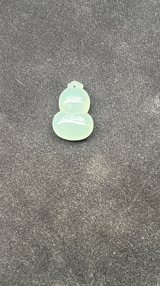 缅甸翡翠葫芦吊坠
