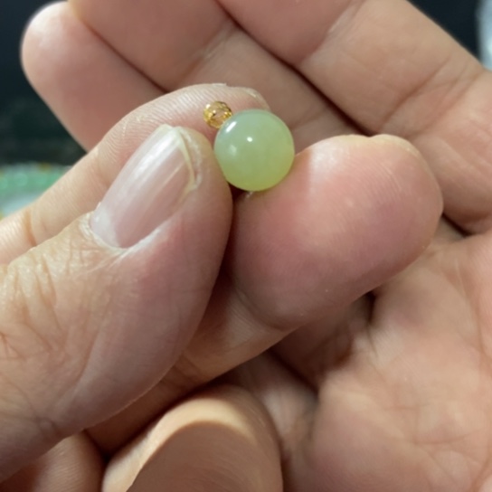 和田玉18K金镶嵌颈饰好看