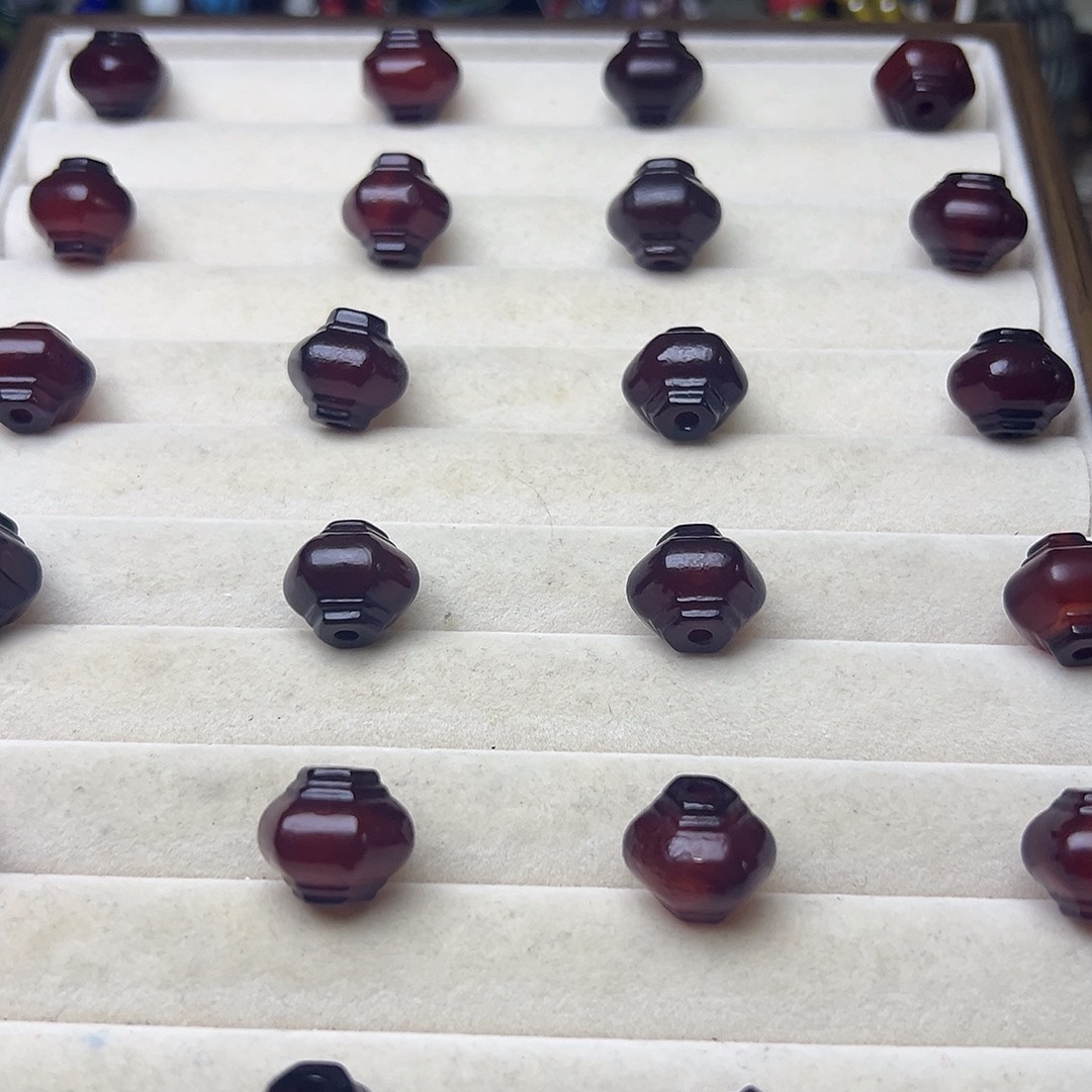 颈饰玻璃玛瑙3元一颗