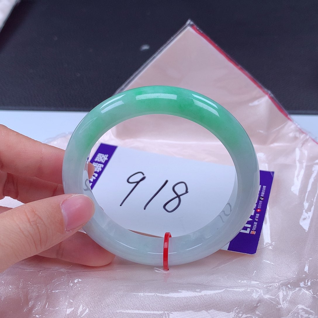 翡翠手镯未镶嵌手镯001390