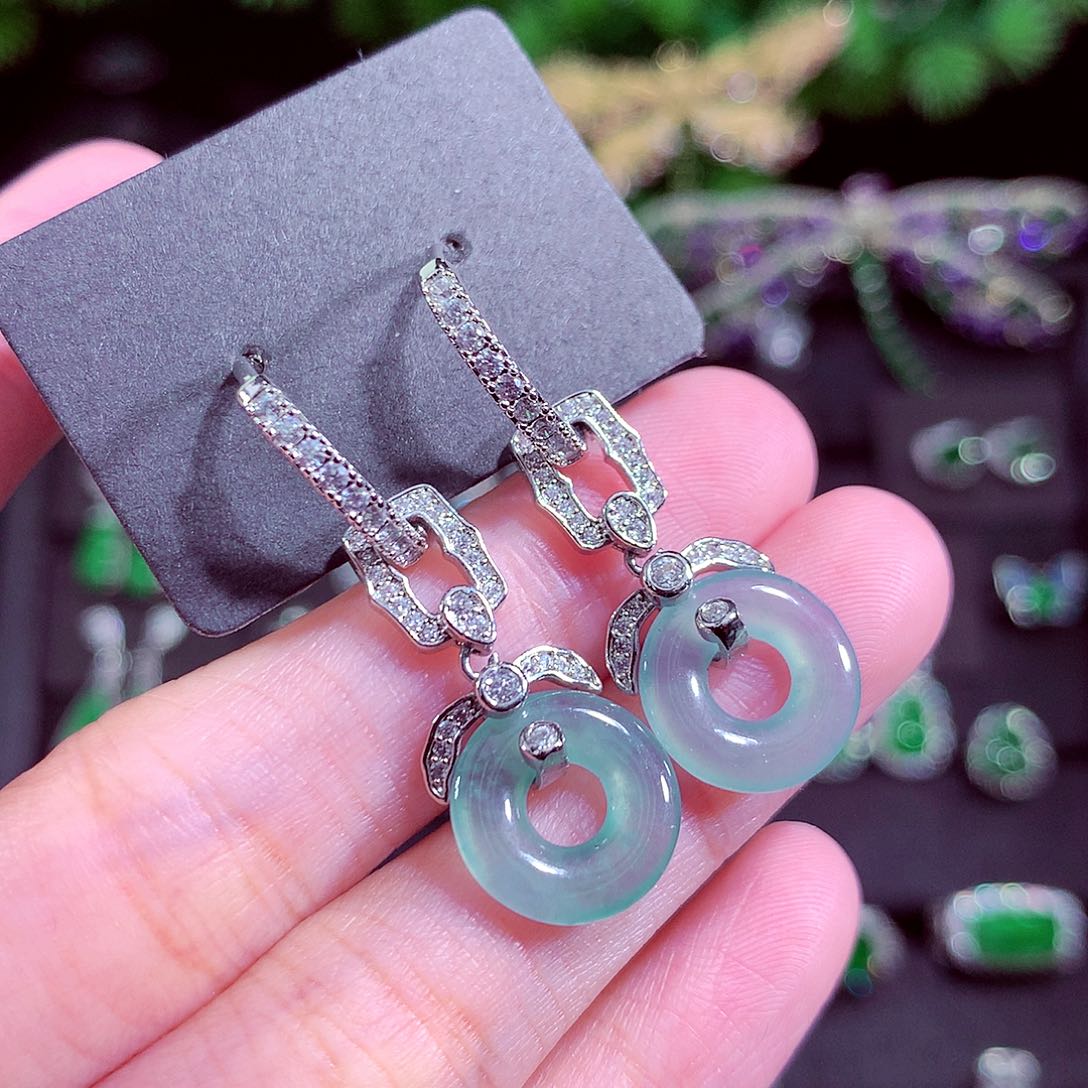 颈饰未镶嵌翡翠天然