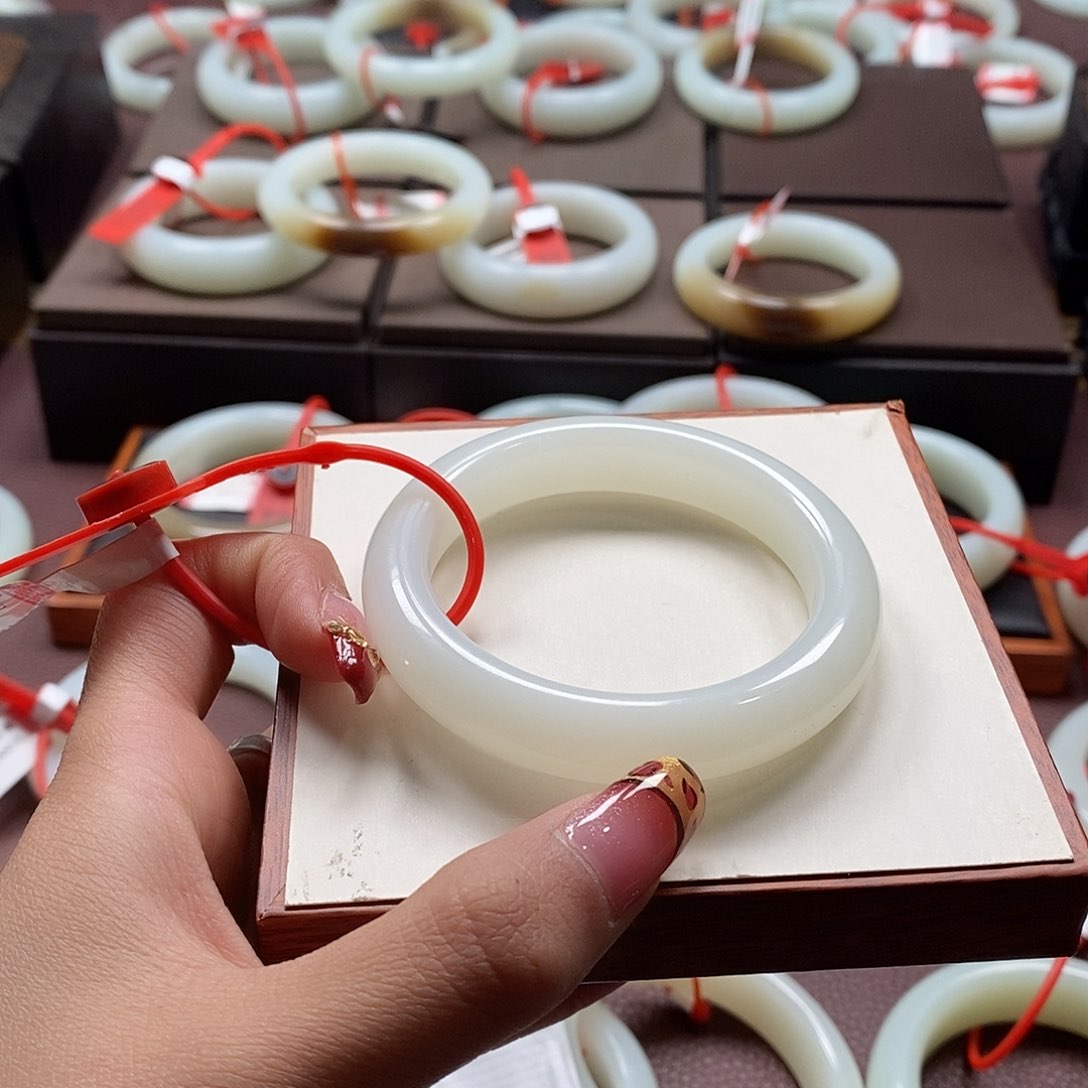 和田玉手镯未镶嵌W*W