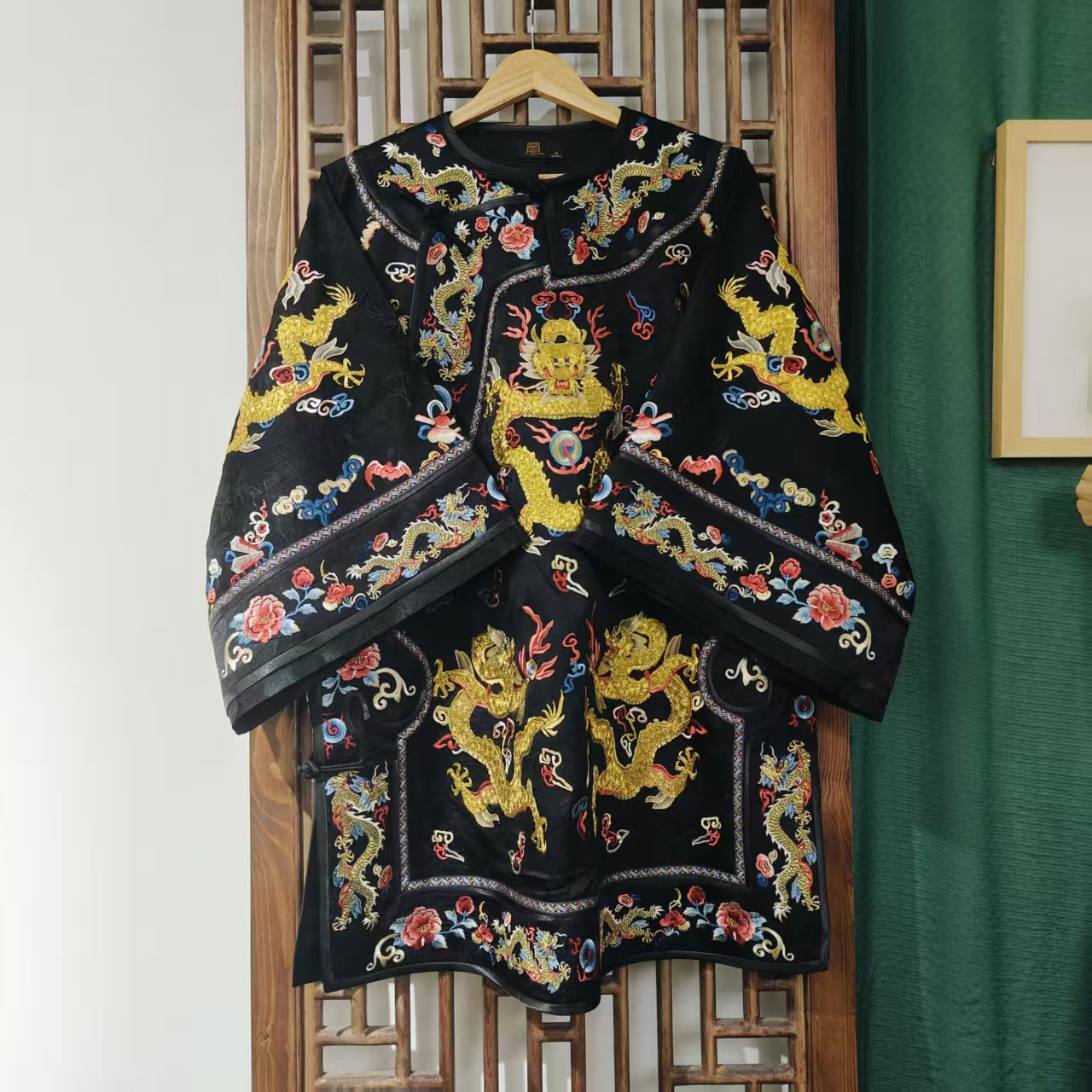 （LS665-8）凤徕兮定制黑色暗纹底满盘金龙刺绣斜襟盘扣太太服