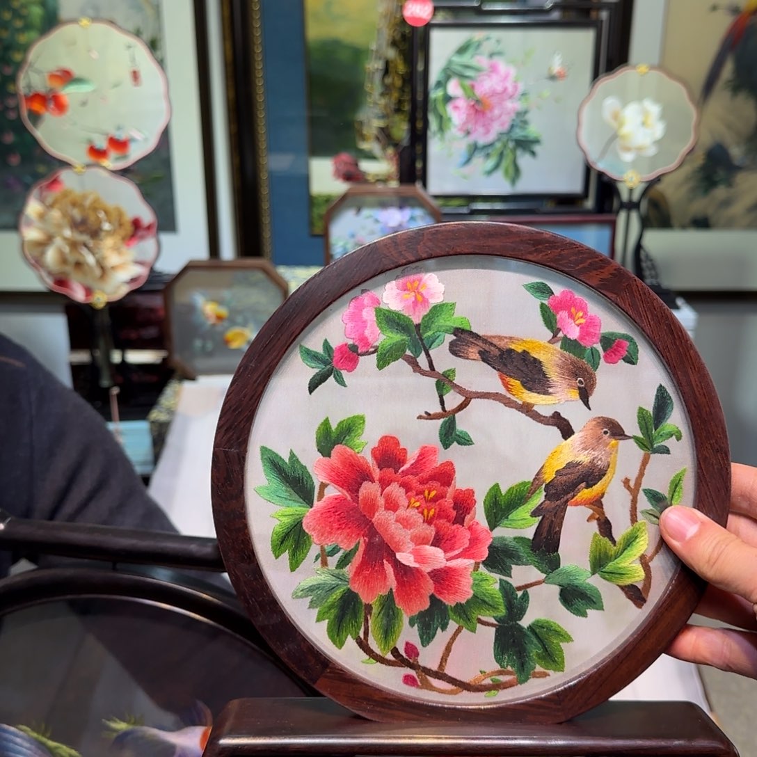 刺绣刺绣工艺精湛