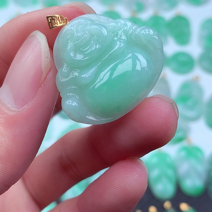 翡翠颈饰18K金镶嵌翡翠