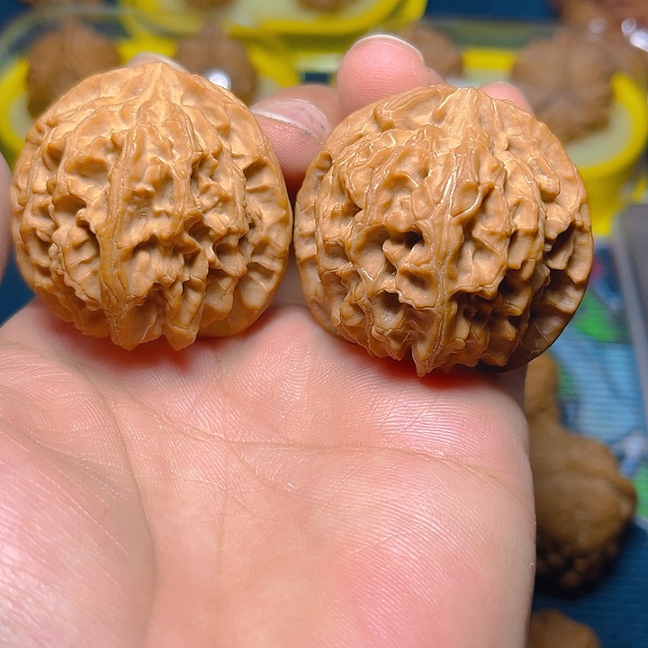 文玩核桃吊坠苹果园